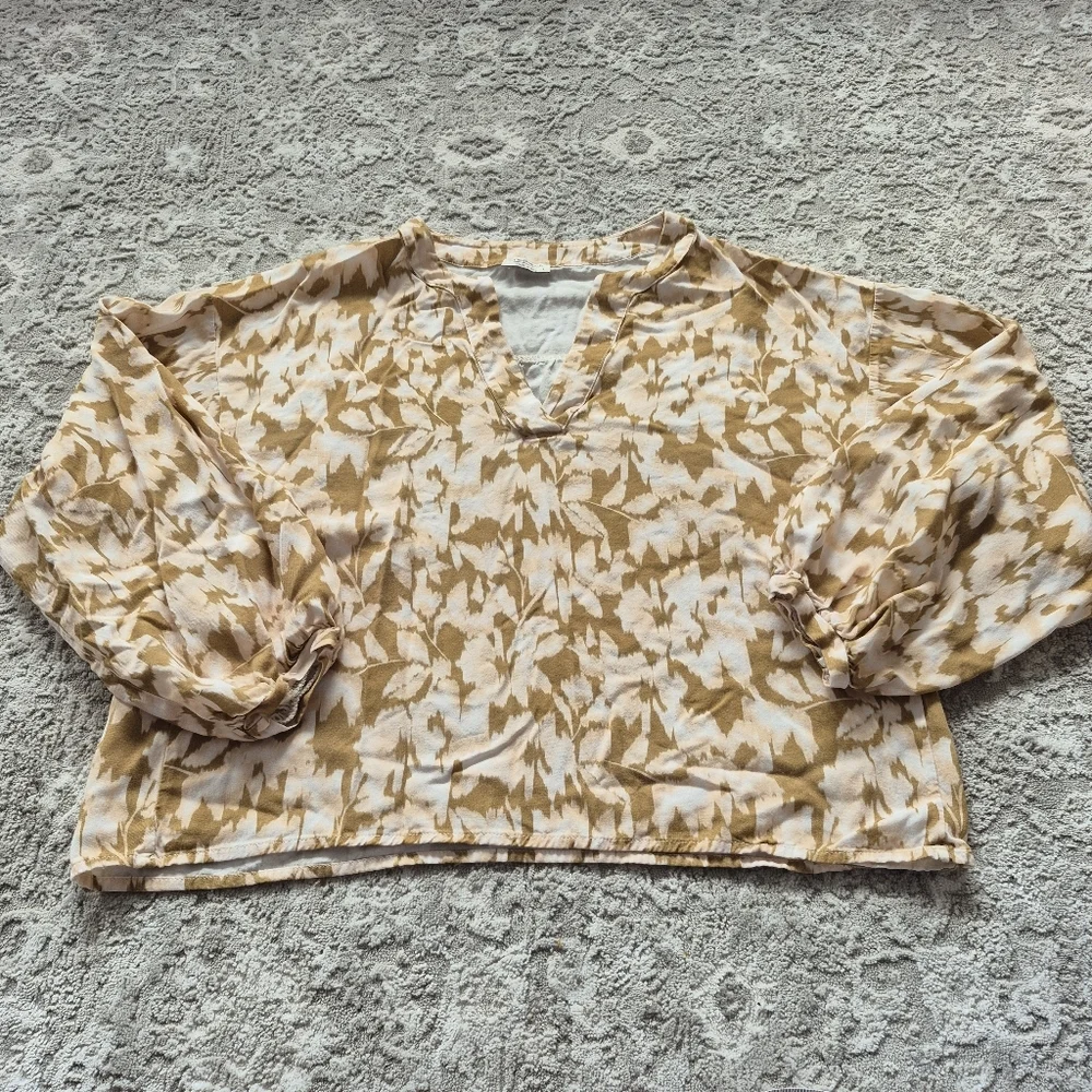 Line @ Moda Women's Italian Brown Abstract Floral Longsleeved Blouse Size Large - Picture 2 of 6
